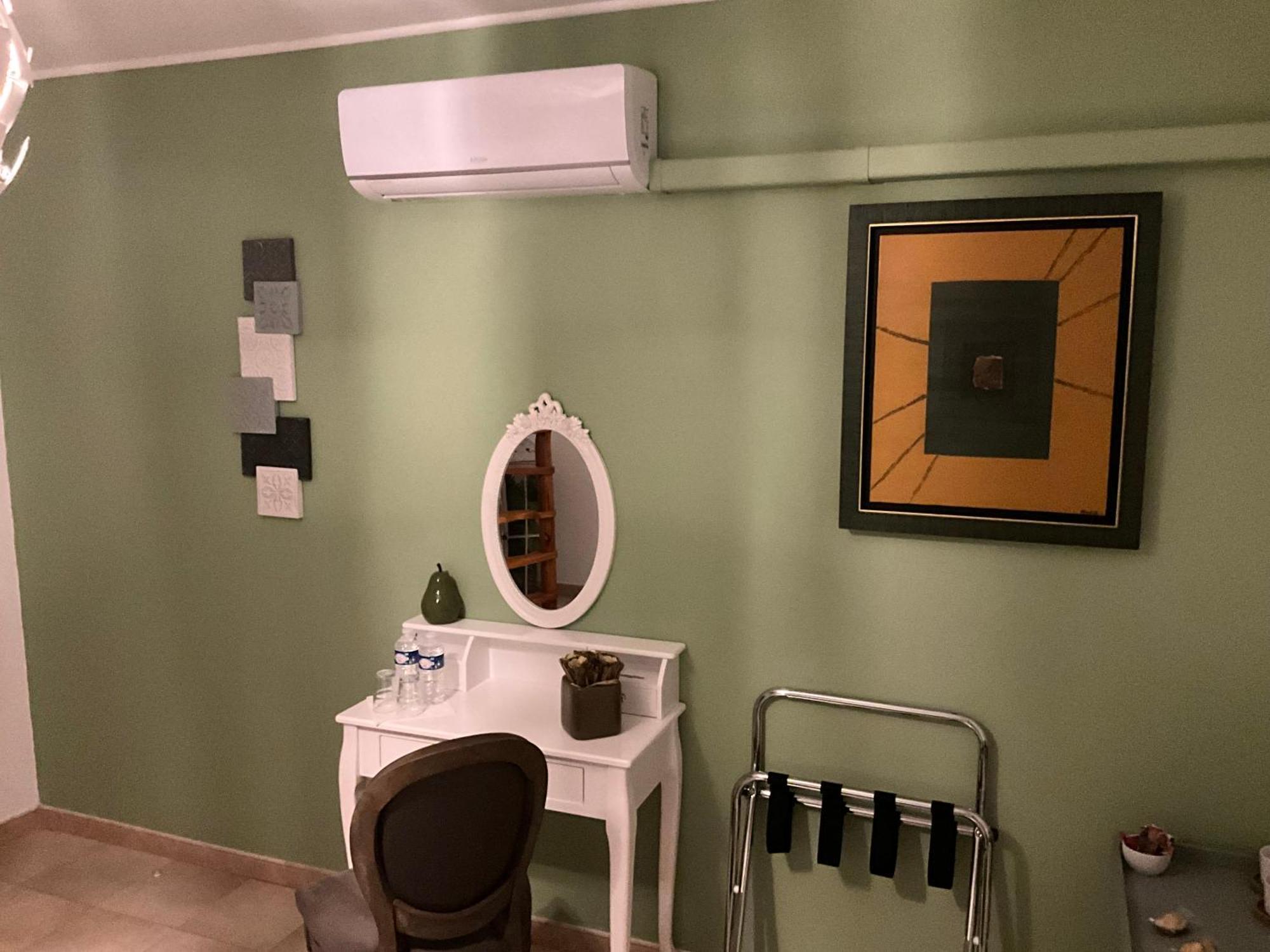 Number9 - Now With Air Conditioned Rooms Carlipa Экстерьер фото